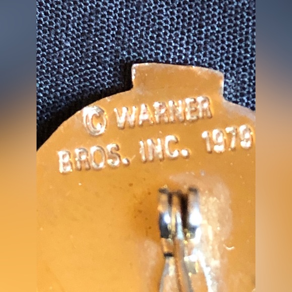 Warner Bros Tweety Bird Red Feet Pin Pinback PB1 - Picture 4 of 4